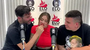 Entrevista con Elo Podcast termina en una mamada y mucho cum - Sara Blonde - Elo Picante