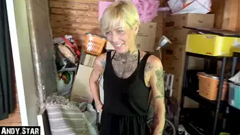 DEUTSCHE MILF IM GARTENHAUS GEFICKT