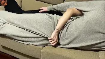 Tight Handjob from slutty Stepsister