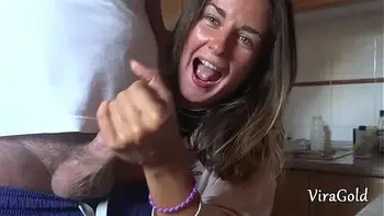 Quick Homemade Handjob from Sexy Camilla Moon with Lot A Cum VGHV083