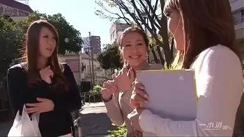 美魔女が集う町内会の慰労会  出演: 姫川きよは 沢村れいか 真中陶子  1