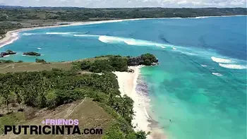 Horny Asian Babe Putri Cinta get fucked on a beach