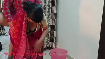 Fucking with the young hotel maid for money