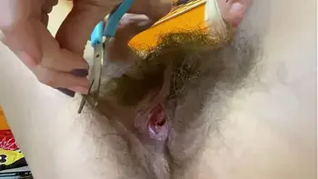 TRIMMING MY SUPER LONG PUSSY HAIR CLOSEUP
