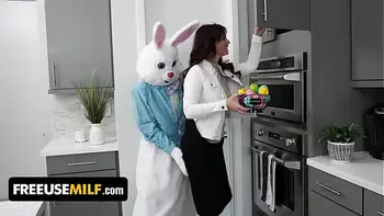 StepMom And StepDaughter Syren De Mer, Chloe Rose Get Free Used By The Easter Bunny - FreeUse Milf