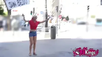 No summer without a kiss! Sandra kisses random dudes in the street and picks one of 'em up