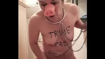 Esclave F autoséance de soumission en mode truie