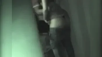 Voyeur atento flagra casal brasileiro em momento quente