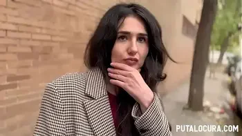 PutaLocura - Pillada a la sensual Laura Hardkinks