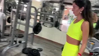 Trainer offers new exercises and fucks Katty right in the gym