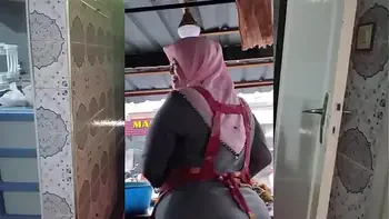 Thick Muslim Indonesian Milf