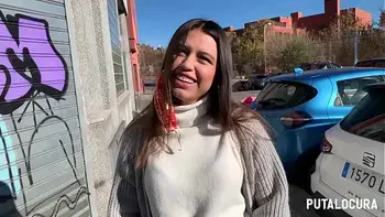 PutaLocura - La preciosa colombiana Camila Palmer es pillada por Torbe y traga toda su lefa.