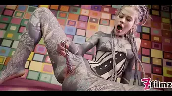 ANAL QUEEN Anuskatzz in corset plays with metal toy and gets her ass fucked by big dick and SQUIRTs