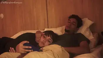 Mi hermanastra me deja meter mi pene en su boca y casi nos descubren nuestros padres FANTASIAHARDCORESEX