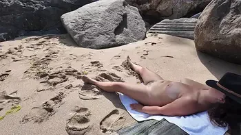 Suddenly a Stranger sneaks up and starts Touching Milf`s hairy Pussy on the Beach