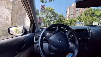 Arriscando punheta e pedindo informações pra desconhecida gostosa!