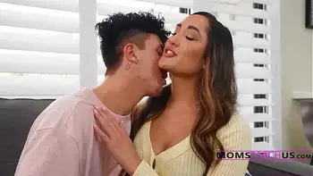 Stepmom Wants My Dick Meat For Dinner