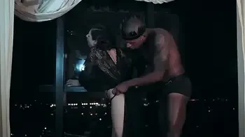 EMME WHITE RECEBE VISITA EM SEU QUARTO E ACABA DELIRANDO DE TESÃO