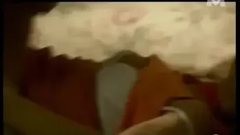 Nomi et Jessica Fiorentino - Plume Perverse (2005)