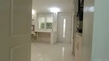 I met delivery guy naked. Look what happend. Prank. Real delivery.