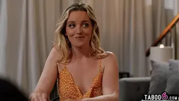 Poker night with lesbian couple had her losing the last hand