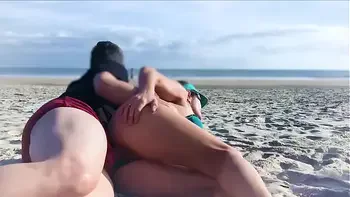 The milf didn't expect a dick in the anus right on the beach!