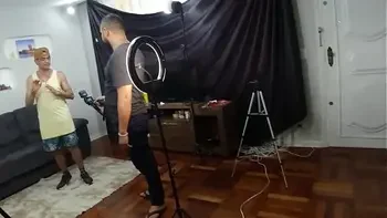 a anãzinha rabuda - suruba e bastidores do que rola