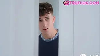 Stucked Stepsister Myra Moans, Parker Ambrose