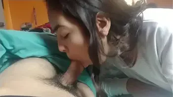 I like waking up my boyfriend with a blowjob so he wakes up happy to fuck me