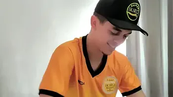 Esposa pediu para filmar a sessão de massagem