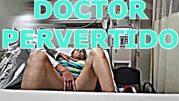 Por eso se tardaba tanto en atenderme en el IMMS, el doctor me chupa las tetas/ Daniela/ Hyperversos