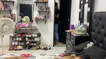 mi hermanastra esta dormid y le meto mi polla en su boca y me hace venir.