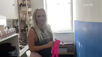 Behind the scenes #75, Silvia Dellai, Laura Fiorentino, Louise Lee and others. More info in description XF140