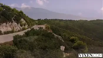 VIXEN She loves giving herself to couples