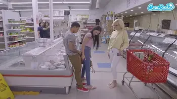 Amateur Teen Sucks Big Black Cock And Gets Fucked in Public BBC