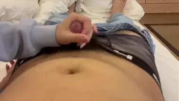 【彼氏がいるのに男友達と浮気しちゃう女子大生】男友達とノリでラブホ来てAV鑑賞してたらムラムラしてきちゃってそのまま...