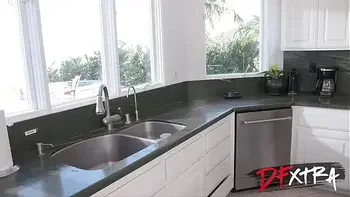 Naughty Neighbor Watches Free Use Babe Get Analized - DFxtra