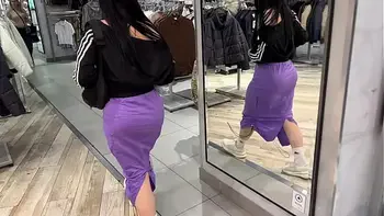 I meet a fan at the mall AND HE INVITES ME TO WHAT I LIKE