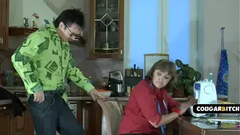 I just wanted to sew up my pants, but it went crazy!