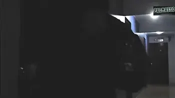 Extranjera, gordita, culona y tetona, recién llegada, me muestra sus tetas para conseguir trabajo. Luego nos encontramos en la calle para ir a un hotel a coger.