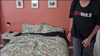 Jovem Adulto Virgem em aprendizado com a Milf safada .