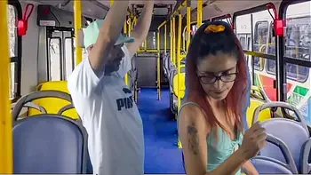 Jovem estudante encoxada e fodida no ônibus em público!