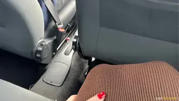 Motorista de aplicativo me reconhece e GOZA na minha boca pela carona – Fabi Drumond