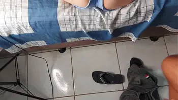 Ai, pare por favor! Você colocou no buraco errado, essa não é minha buceta, seu filho da puta, dói! ... - Eu fodi o cu dela sem dó e gravei tudo com meu celular.