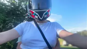 Recogí Un Cliente De DIDI Sin Sostén y Se Dio Cuenta De Mis Grandes Tetas