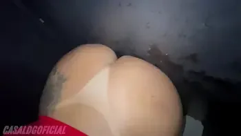 Noite no Swing — Dei Para Três Machos e Saí Toda Lambuzada de Leitinho! Sexo caseiro