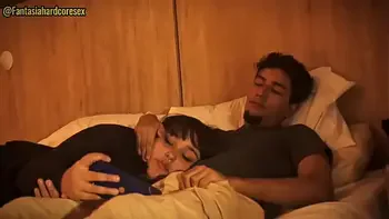 Tengo sueño hermanastro, dejame acostarme en tus piernas, pero no metas tu pene en mi boca por favor!!