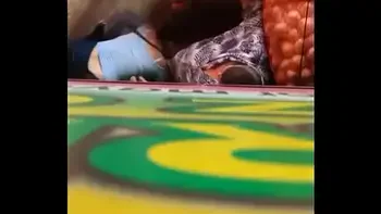 Esse homem foi flagrado sendo a. por essas mulheres no Ceará, reparem oq elas fazem com esse pobre coitado. Isso não pode ficar assim!