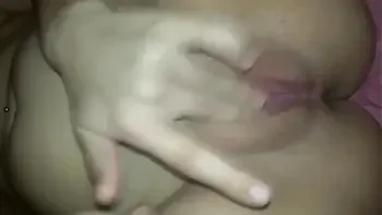 Amateur Girl Rubbing Her Pussy