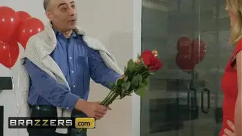 Big Butts Like It Big - (AJ Applegate, Keiran Lee) - Earning My Valentine - Brazzers